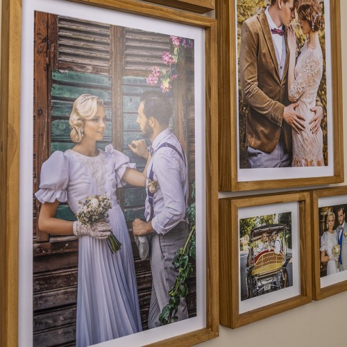 Dekoratif 2’li Ahşap Çerçeve (40x60) + 1 Aplik Hediye Dekoratif 2’li Ahşap Çerçeve (40x60) + 1 Aplik Hediye